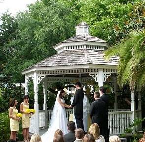 Courtyard at Lake Lucerne wedding Dr Phillips